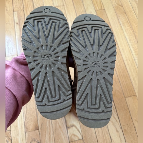 Chestnut color, size 7, worn twice maybe. Barely worn. - Picture 5 of 9